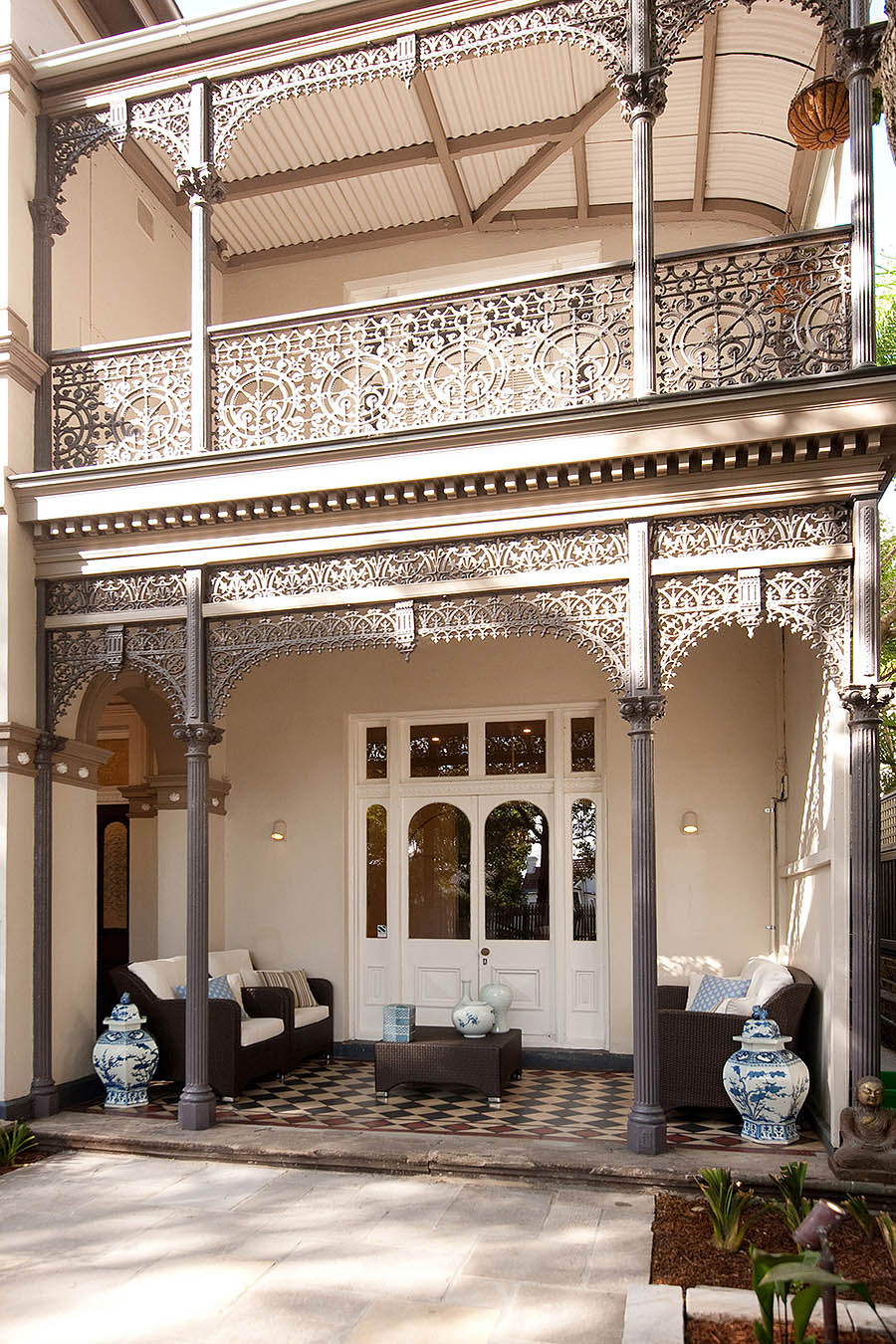 Darling Point House, by Hagan Built